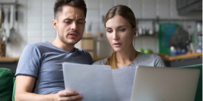 Couple looks for cash advances for bad credit online
